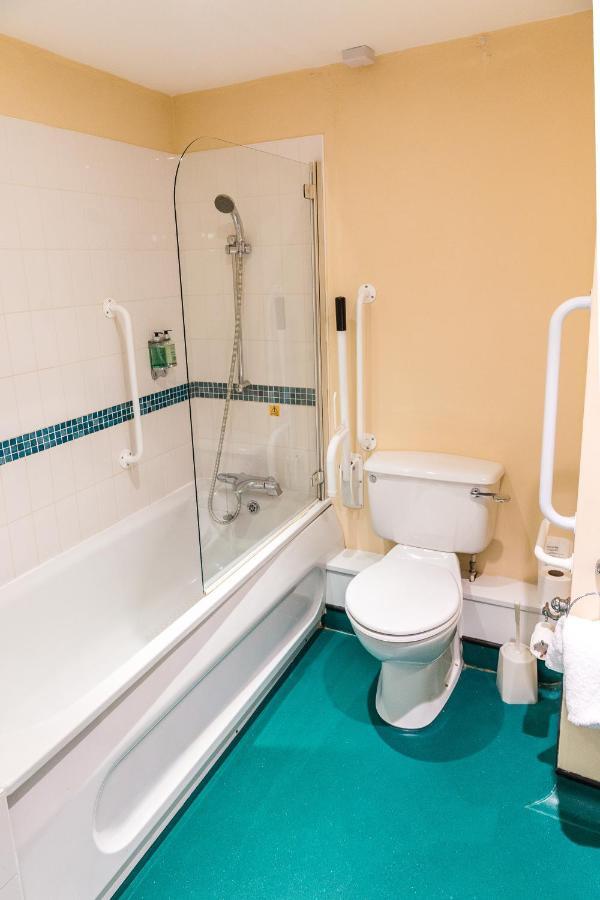 Bed and Breakfast Middle Aston House Экстерьер фото
